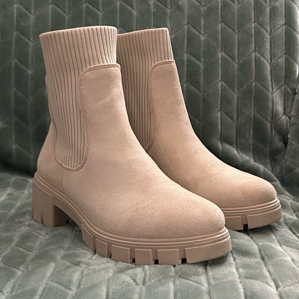Forever, Womens Beige swede style Boots- size 6 1/2